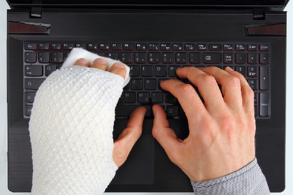 C’est l’histoire d’un employeur qui licencie une salariée « inapte » selon lui…