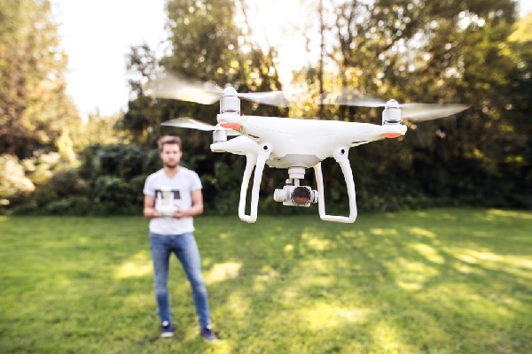 Drones professionnels : tout le monde ne peut pas être « télépilote » !
