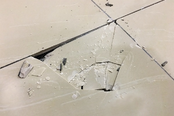 Artisans : quand un carrelage se fissure…