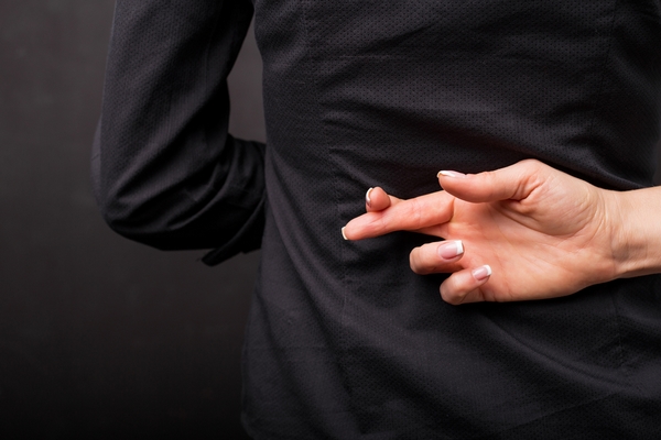 Cacher l’existence d’un autre contrat de travail = faute grave ?