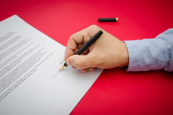 execution-partielle-du-preavis-quand-renoncer-a-la-clause-de-non-concurrence-
