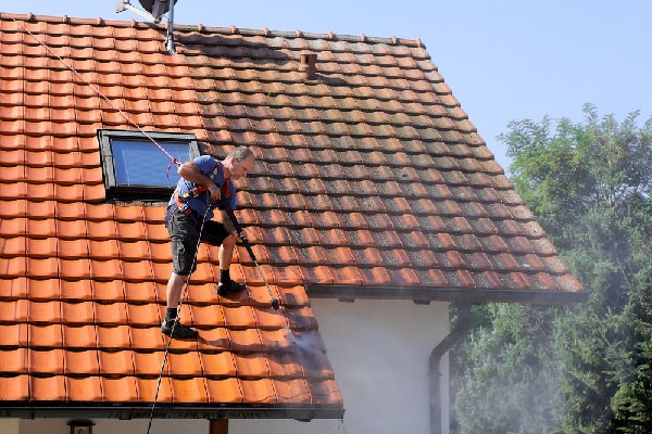 achat-immobilier-quand-lacquereur-decouvre-que-le-toit-fuit