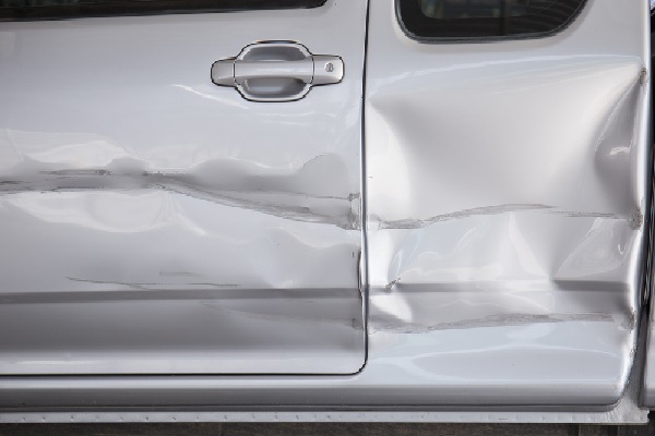 societes-de-location-de-vehicules-quand-un-client-revient-avec-une-voiture-abimee