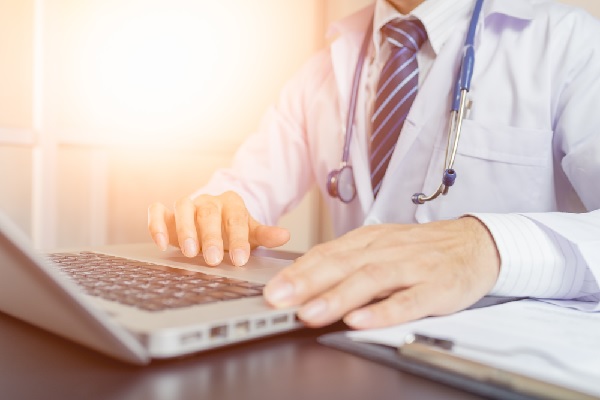cest-lhistoire-dun-employeur-qui-doit-prendre-une-decision-face-au-silence-du-medecin-du-travail