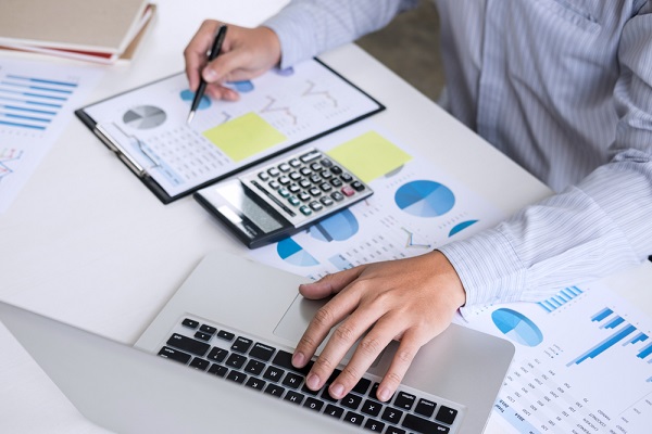 controle-dune-comptabilite-informatisee-le-verificateur-doit-etre-precis-