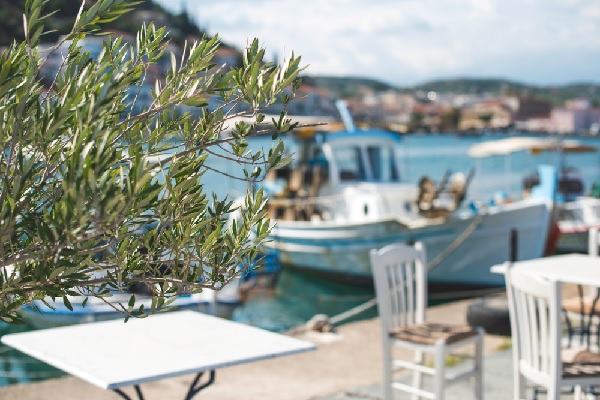 restaurant-de-plage-=-terrasse-interdite-?