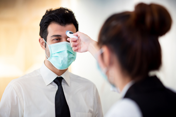 coronavirus-(covid-19)-:-des-salaries-obliges-de-prendre-leur-temperature-?