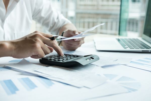 c’est-l’histoire-d’une-entreprise-qui-a-tarde-a-facturer-un-client…