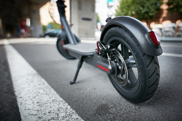 trottinettes-electriques,-gyropodes,-etc.-:-un-equipement-encadre-?