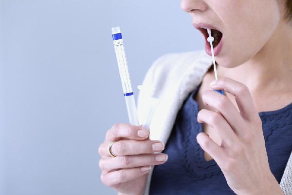 coronavirus-(covid-19)-:-du-nouveau-sur-les-tests-salivaires