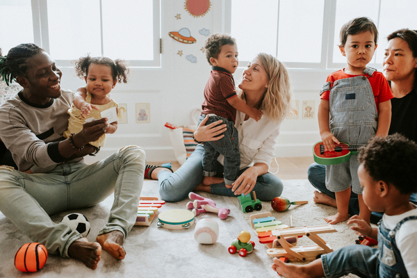 professionnels-de-l’accueil-de-jeunes-enfants-:-2-nouveaux-outils-a-votre-disposition-!